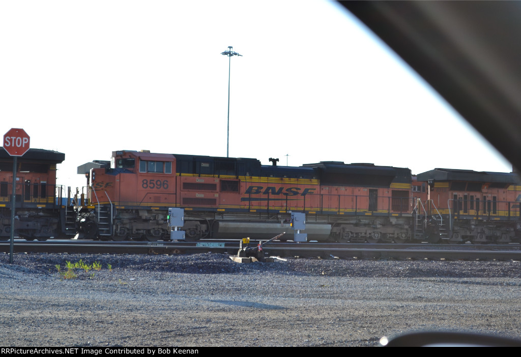 BNSF 8596